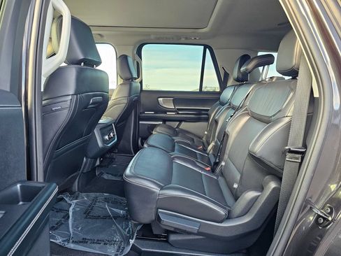 Certified 2025 Ford Expedition Max Platinum AWD/4WD image 17