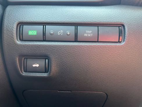 Used 2025 Nissan Sentra S FWD image 10
