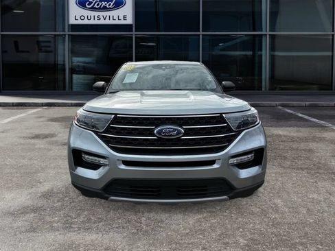 Used 2023 Ford Explorer XLT w/ Equipment Group 202A RWD image 2