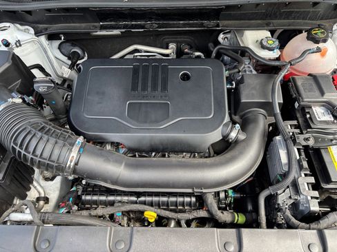 Used 2025 Chevrolet Blazer LT FWD image 32