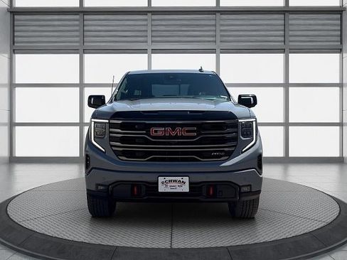 Used 2025 GMC Sierra 1500 AT4 w/ AT4 Preferred Package AWD/4WD image 9