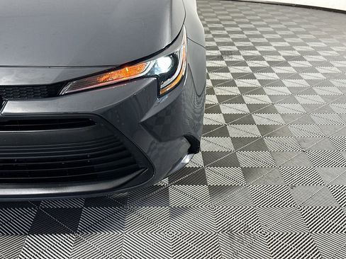 Used 2025 Toyota Corolla LE image 9