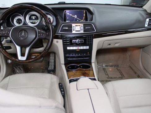 Used 2014 Mercedes-Benz E 350 4MATIC image 2