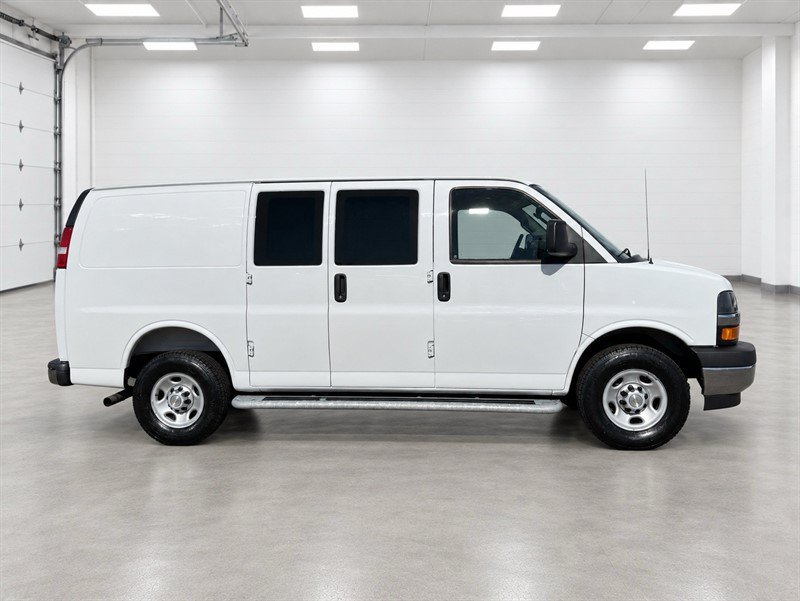 Used 2025 Chevrolet Express 2500 w/ Driver Convenience Package RWD image 3