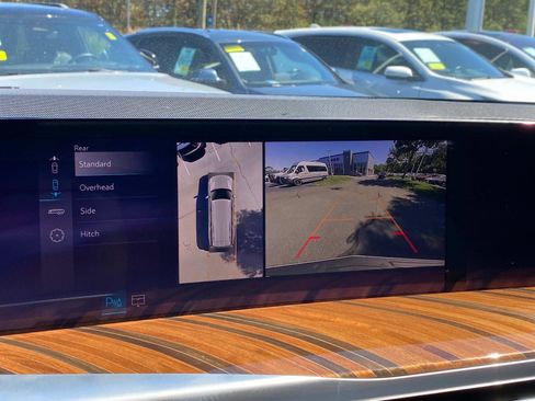 Used 2025 Cadillac Escalade ESV Premium Luxury Platinum image 42