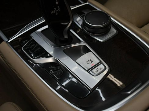 Used 2016 BMW 750i RWD image 35