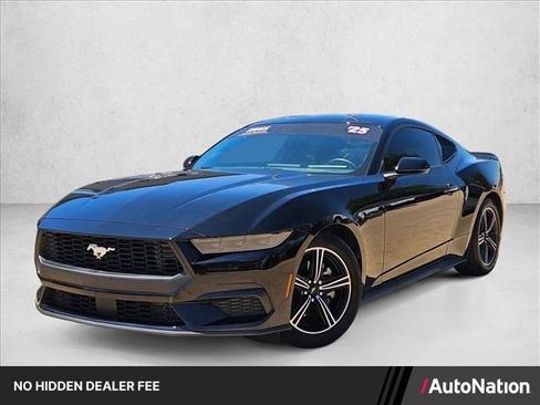 Used 2025 Ford Mustang Coupe RWD image 1