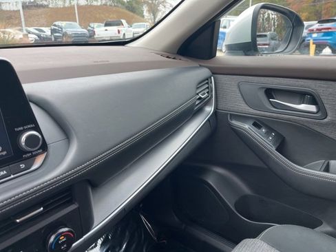 Used 2023 Nissan Rogue SV image 27