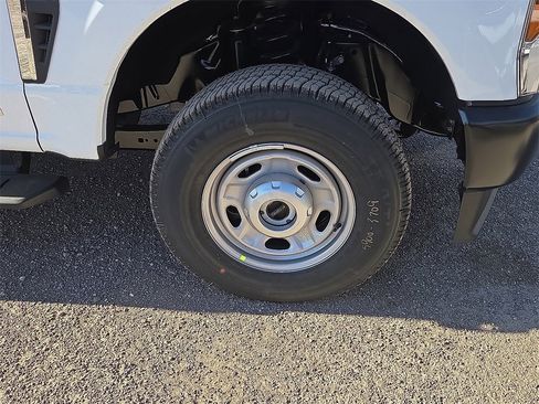 New 2026 Ford F250 XL w/ FX4 Off-Road Package image 7