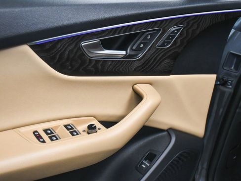 Used 2021 Audi Q8 Premium Plus w/ Premium Plus Package image 10