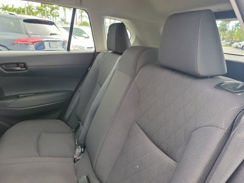 Used 2024 Toyota Corolla Cross LE FWD image 12