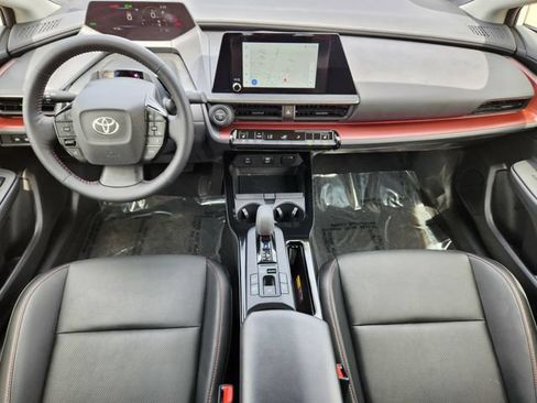 Used 2025 Toyota Prius Plug-In Hybrid FWD image 27
