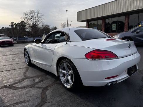 Used 2009 BMW Z4 sDrive30i image 4