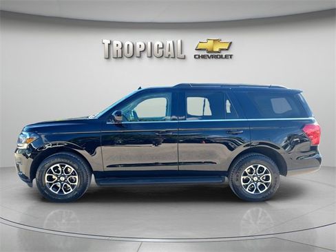 Used 2022 Ford Expedition XL image 2