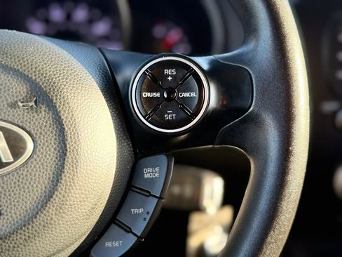 Used 2019 Kia Soul FWD image 27