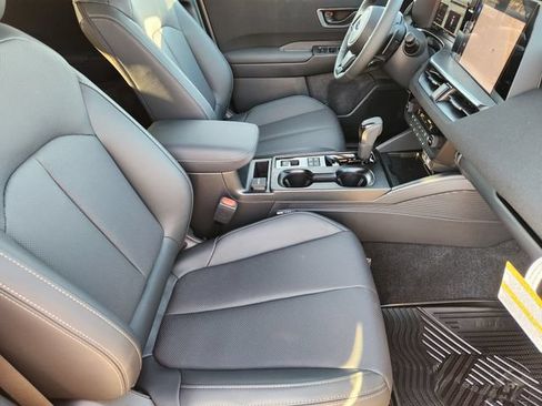 New 2026 Subaru Outback Limited AWD/4WD image 11