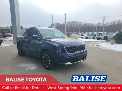Used 2024 Kia Sorento S w/ Panoramic Sunroof Package image 1