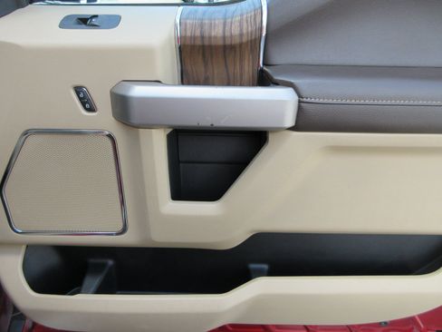 Used 2019 Ford F150 Lariat w/ Equipment Group 502A Luxury AWD/4WD image 23