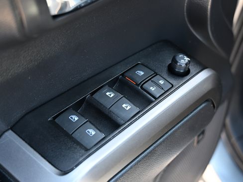 Used 2022 Toyota Tacoma Limited AWD/4WD image 15