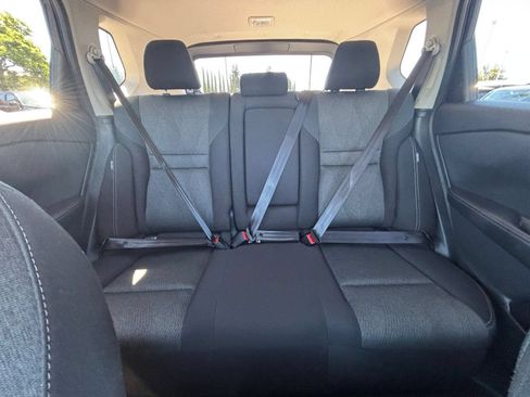 Used 2025 Nissan Rogue SV FWD image 40