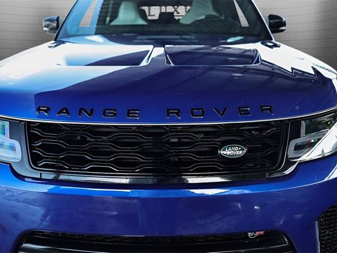 Used 2019 Land Rover Range Rover Sport SVR image 11