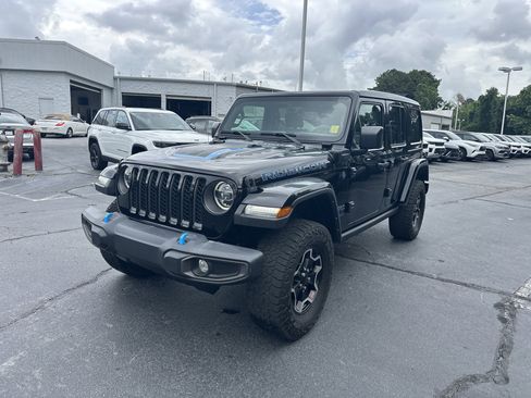Used 2022 Jeep Wrangler Unlimited Rubicon 4xe AWD/4WD image 5