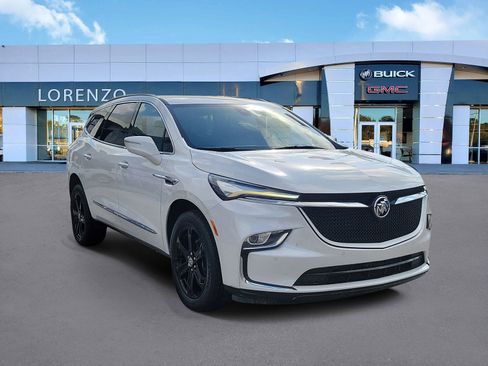 Used 2023 Buick Enclave Essence w/ Sport Touring Edition image 3