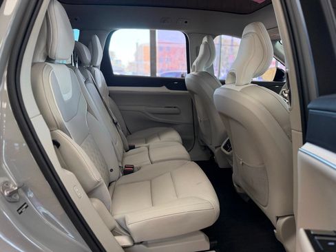 Used 2025 Volvo EX90 Ultra AWD/4WD image 22