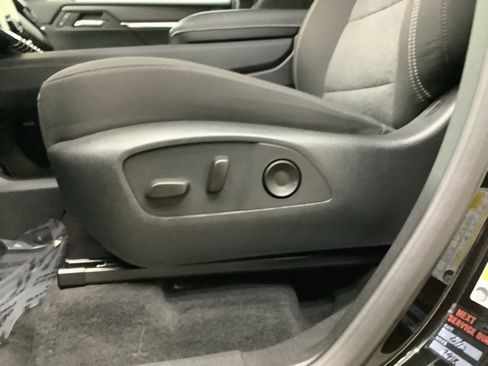 Used 2025 GMC Acadia Elevation FWD image 14