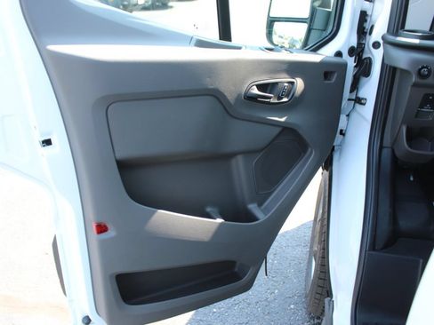 New 2026 Ford Transit 250 148 Medium Roof w/ Load Area Protection Package RWD image 19