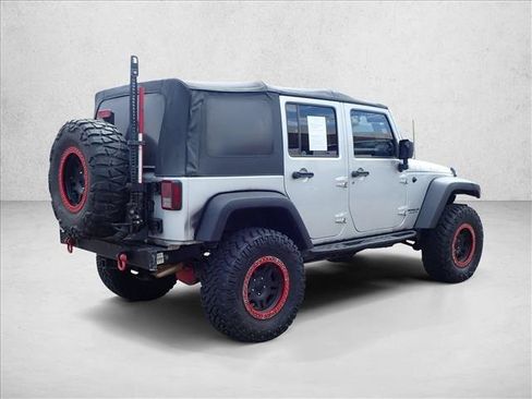 Used 2010 Jeep Wrangler Unlimited Rubicon AWD/4WD image 4