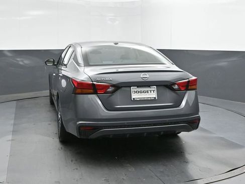 Used 2025 Nissan Altima 2.5 SV image 5