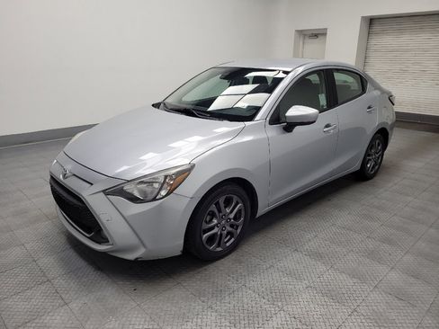 Used 2019 Toyota Yaris LE FWD image 2