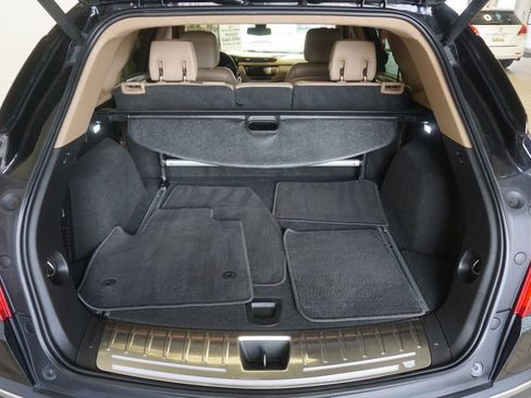 Used 2019 Cadillac XT5 Platinum AWD/4WD image 19