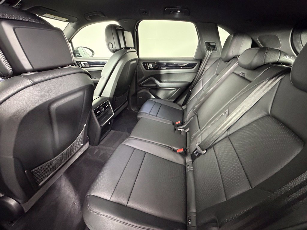 Certified 2021 Porsche Cayenne AWD/4WD image 38