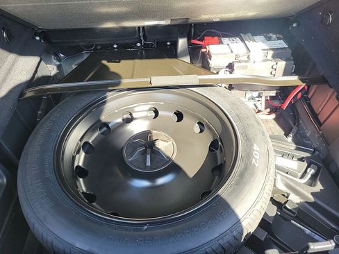 Used 2025 Mercedes-Benz GLC 300 image 19