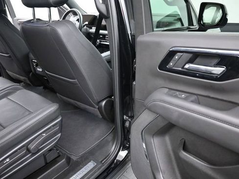 Used 2025 Chevrolet Tahoe Z71 AWD/4WD image 18