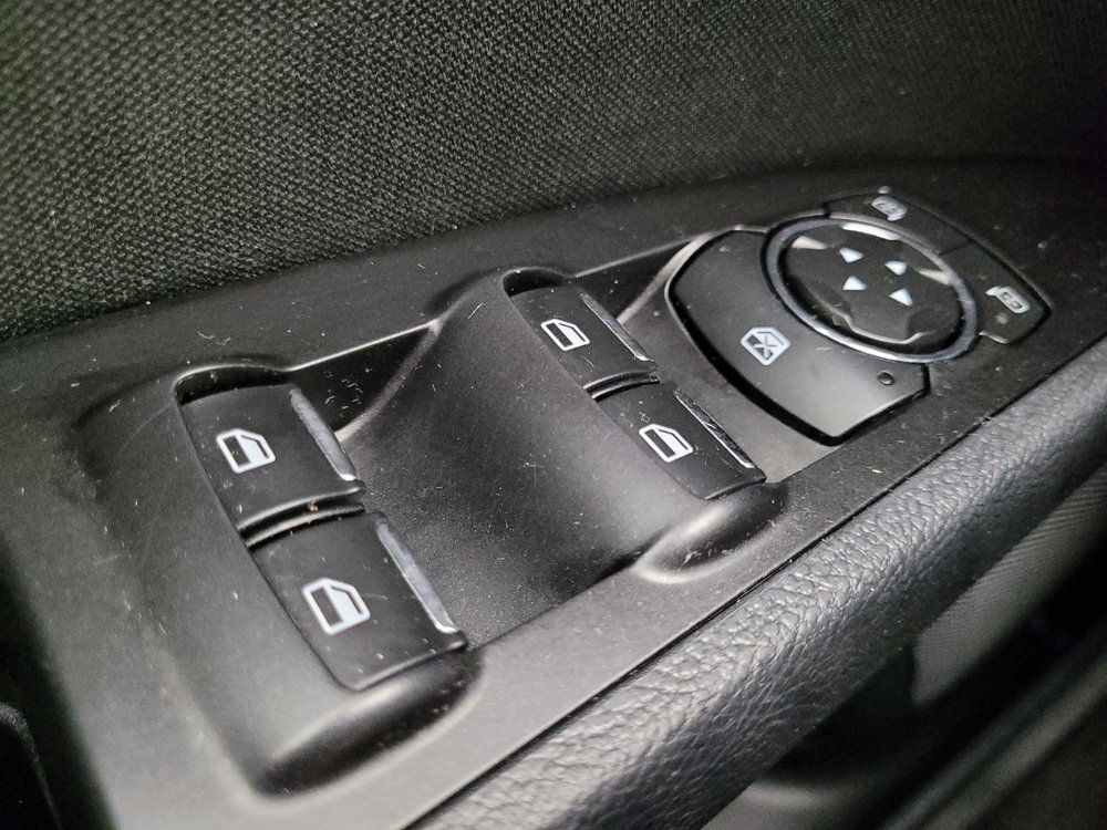 Used 2017 Ford Fusion SE w/ Fusion SE Technology Package FWD image 27