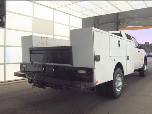 Used 2015 GMC Sierra 3500 2WD Crew Cab w/ Sierra Convenience Package image 2