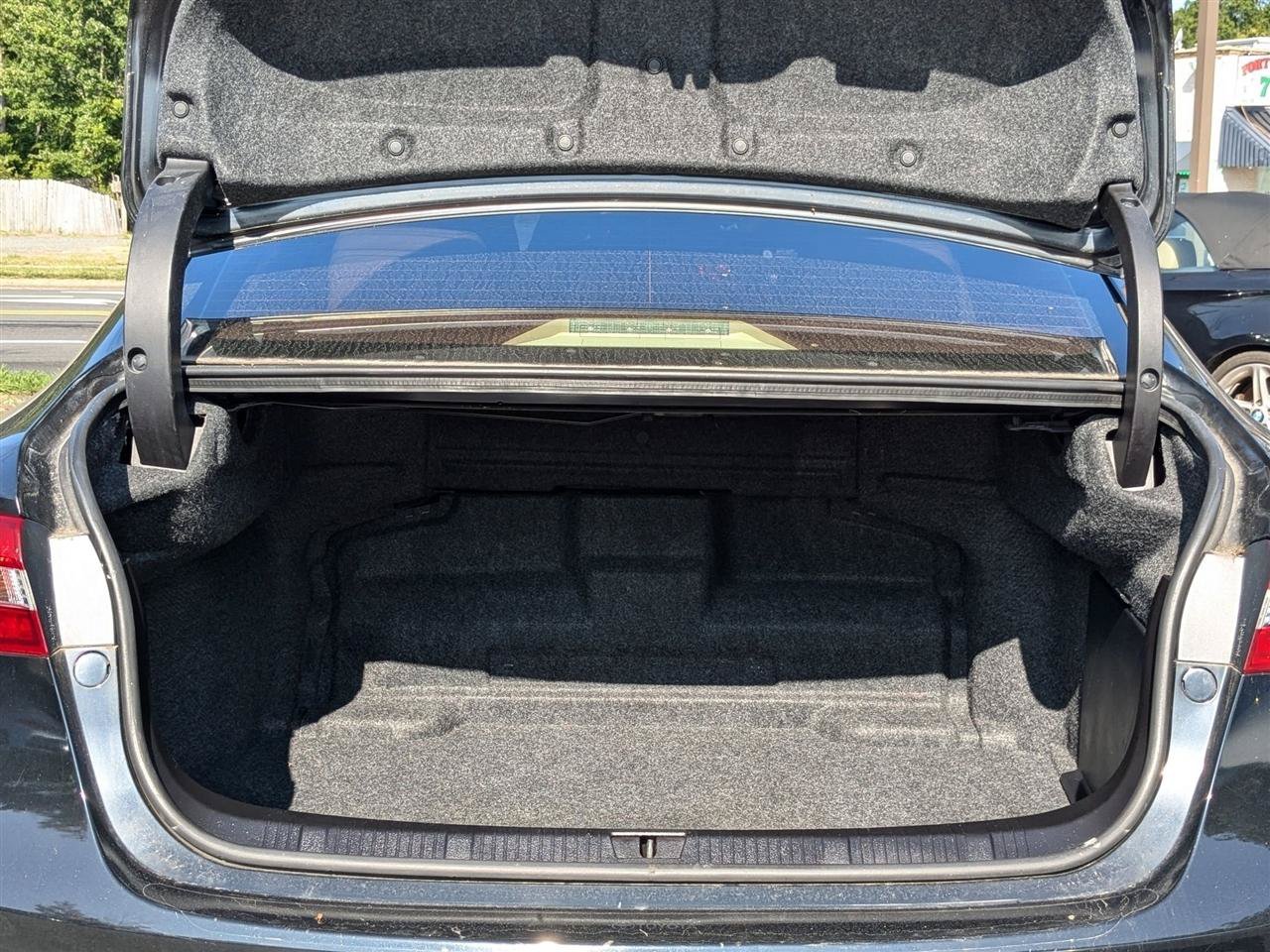 Used 2013 Toyota Avalon XLE Touring FWD image 29