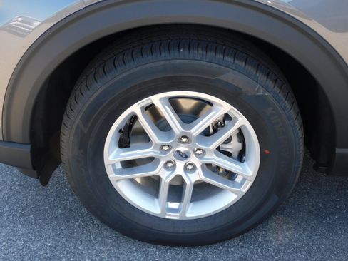 New 2025 Ford Explorer Active w/ Active Comfort Package image 9