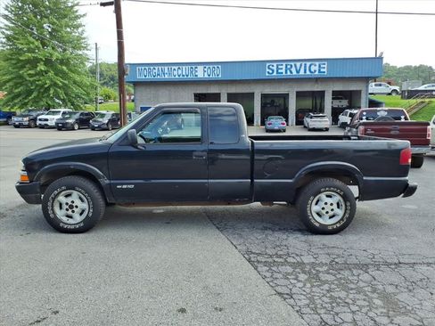 Used 2002 Chevrolet S10 Pickup LS w/ LS Preferred Equipment Group AWD/4WD image 5