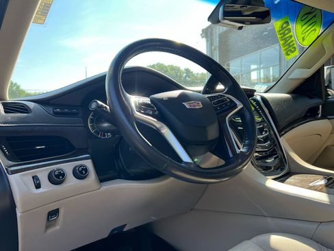 Used 2018 Cadillac Escalade ESV Premium Luxury AWD/4WD image 16