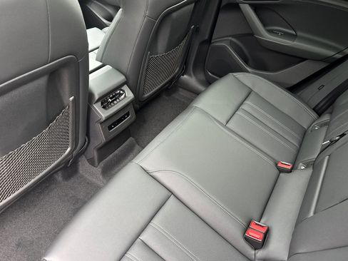 New 2025 Audi Q6 e-tron Premium Plus image 9