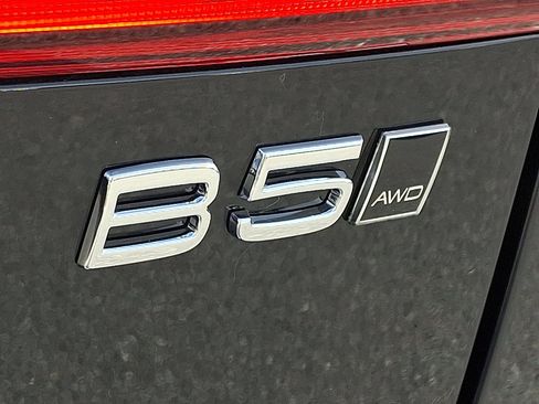 New 2026 Volvo XC60 B5 Plus w/ Protection Package Premier image 15