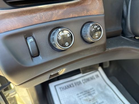 Used 2015 Cadillac Escalade ESV Premium image 10