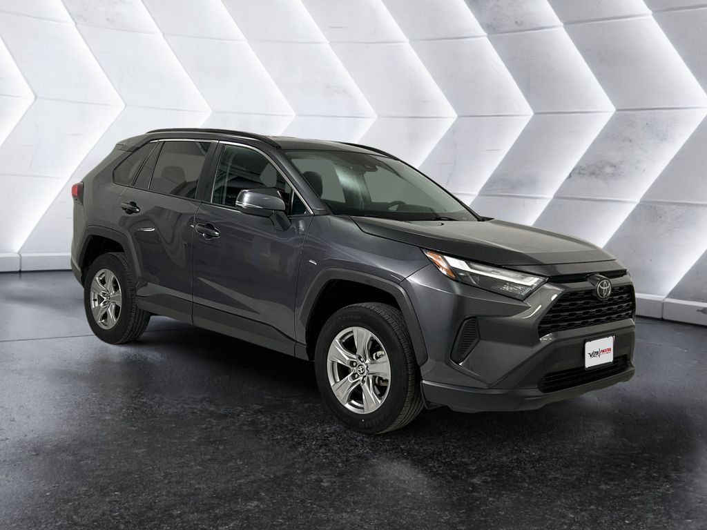 Used 2024 Toyota RAV4 XLE FWD image 1