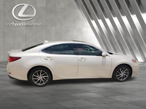Used 2018 Lexus ES 350 w/ Luxury Package w/Wood Trim FWD image 4