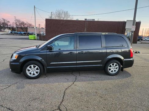 Used 2012 Chrysler Town & Country Touring w/ Entertainment Group #1 image 7