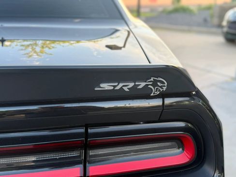 Used 2016 Dodge Challenger SRT Hellcat image 7